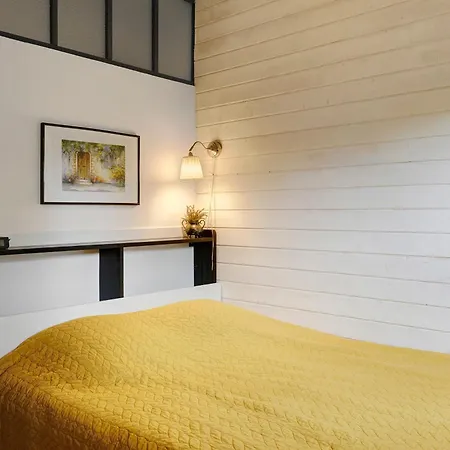 Maisonnette Sur Jardin Clos *