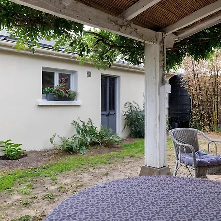 Maisonnette Sur Jardin Clos *