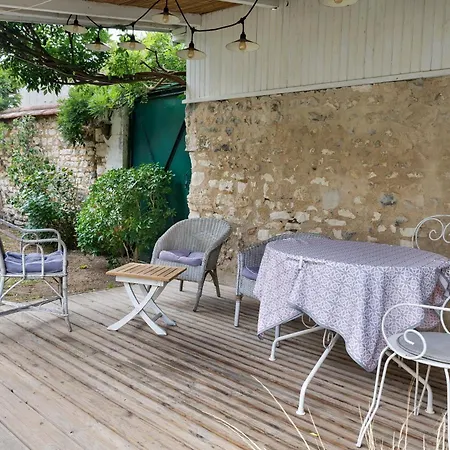 Maisonnette Sur Jardin Clos *
