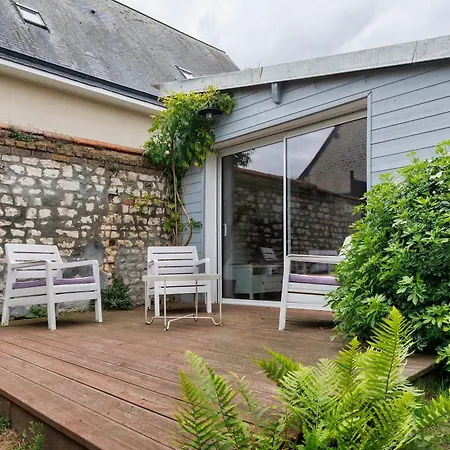 Maisonnette Sur Jardin Clos *